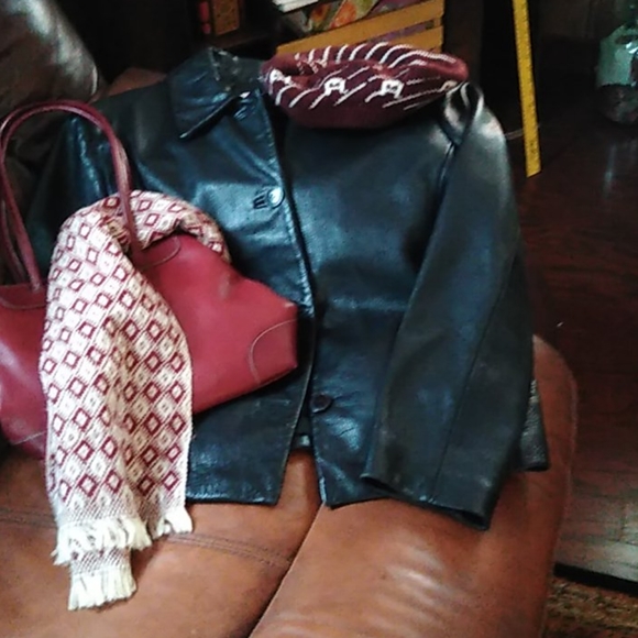 Bundle  of Winter Wear Essentials - Picture 7 of 7